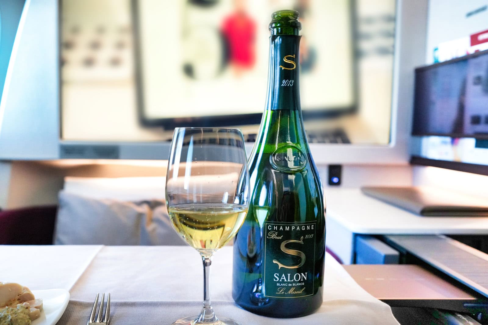 必見】JAL新ファーストクラス“食の真髄”を体験！250万円の答えはここに